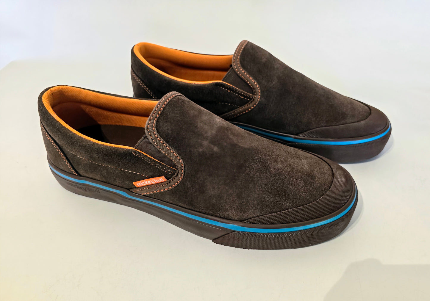 Mickey Bull Java premium slip on